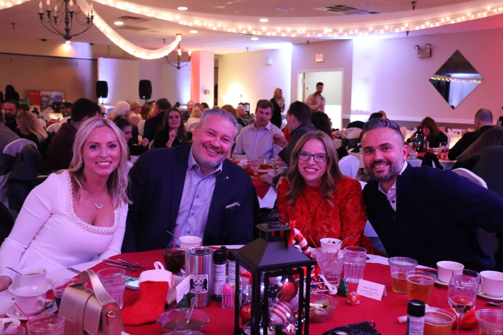 Image of people in a banquet hall Pittsburgh